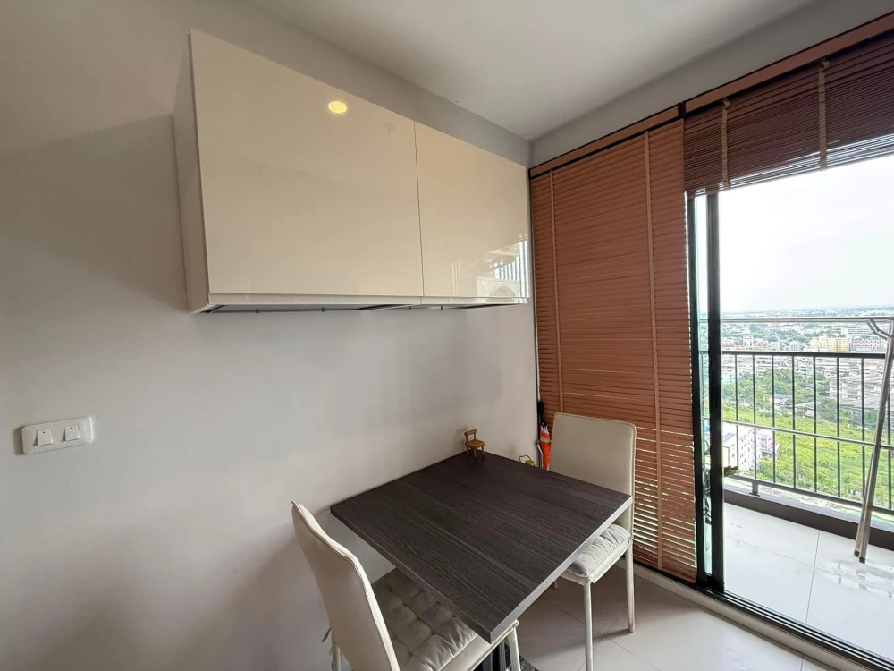 For rent: Elio Del Nest condo, very high floor, view of two pools, en-suite bathroom (corner unit), and a separate kitchen. Don't miss out!