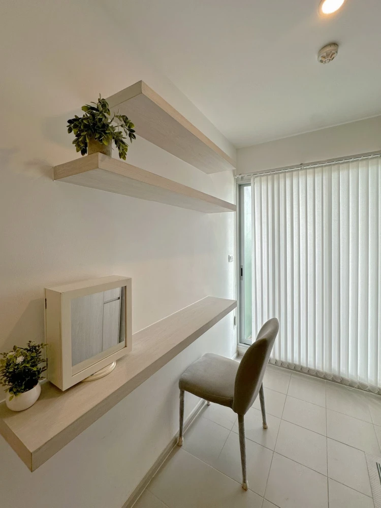For rent: Elio Sathorn-Wutthakat, 1 bedroom, 1 bathroom, fully furnished. Just bring your bags and move in!