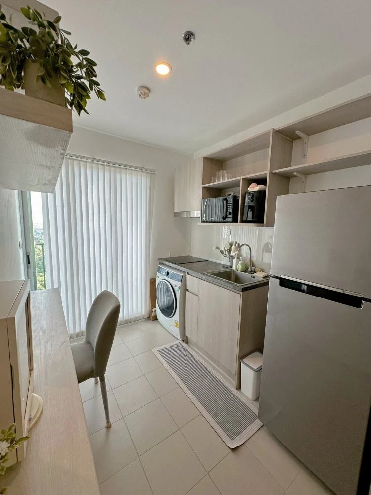 For rent: Elio Sathorn-Wutthakat, 1 bedroom, 1 bathroom, fully furnished. Just bring your bags and move in!