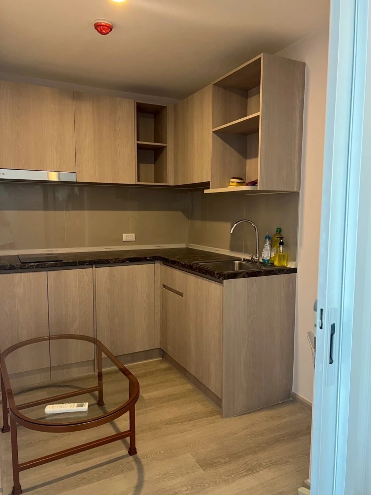 For rent: Elio Sathorn-Wutthakat, 2 bedrooms, spacious living area, great location, fully furnished. Book now!