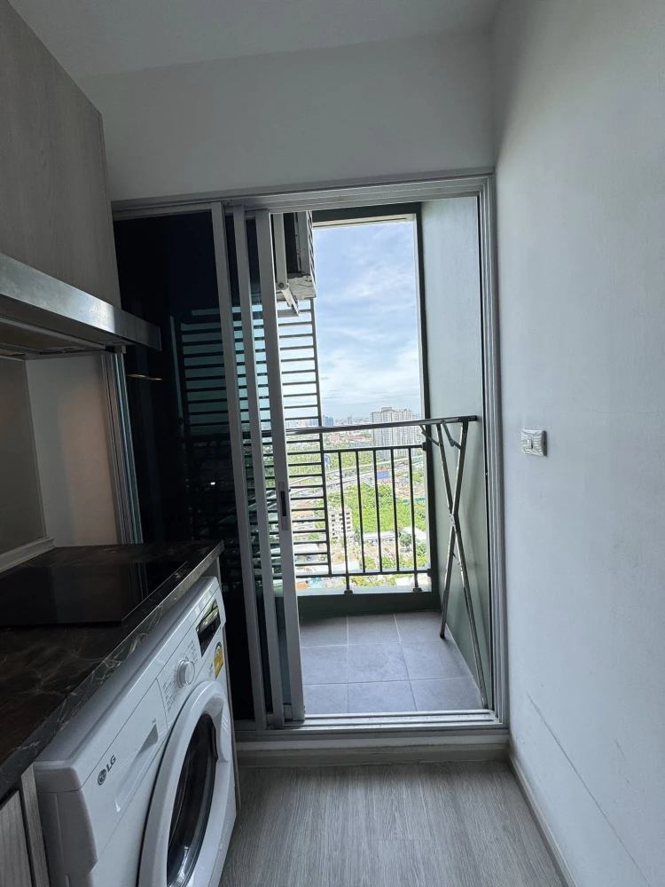 Elio Sathorn-Wutthakat for rent, high floor, ready to move in + full amenities, just bring your suitcase. Hurry and reserve before it's gone.