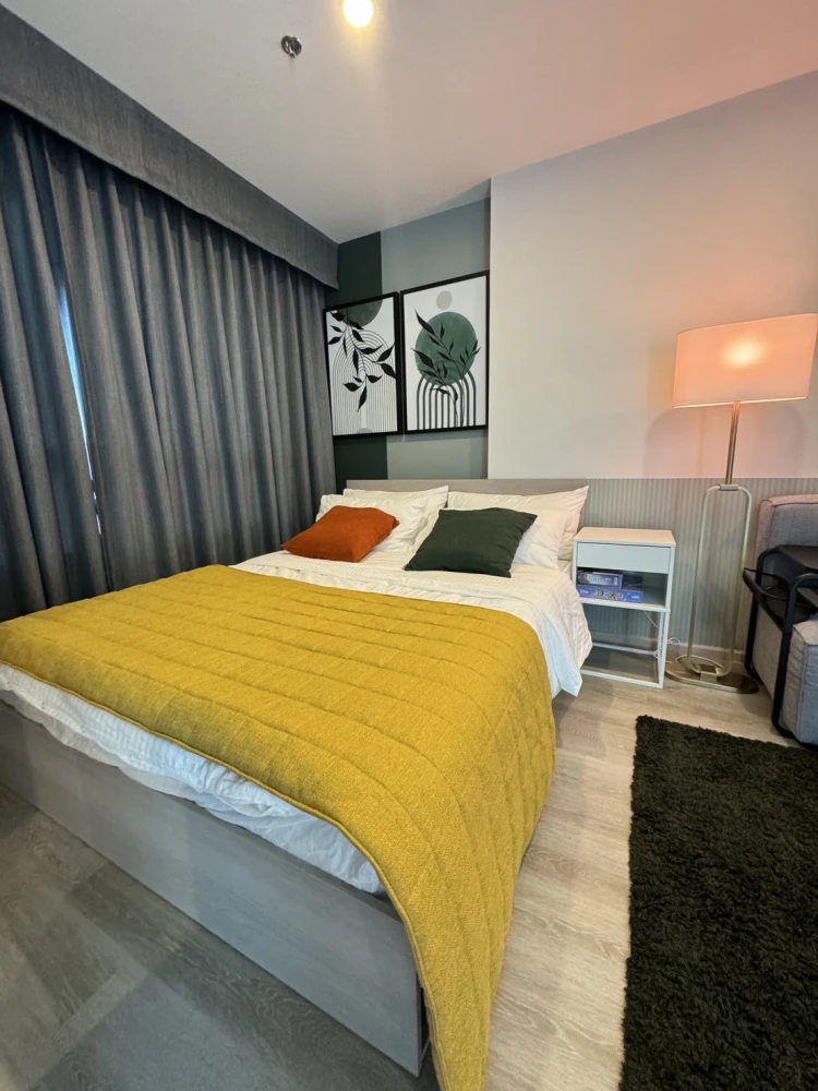 For rent Elio Sathorn-Wutthakat, nice room, good location, fully furnished, just bring your bags and move in.