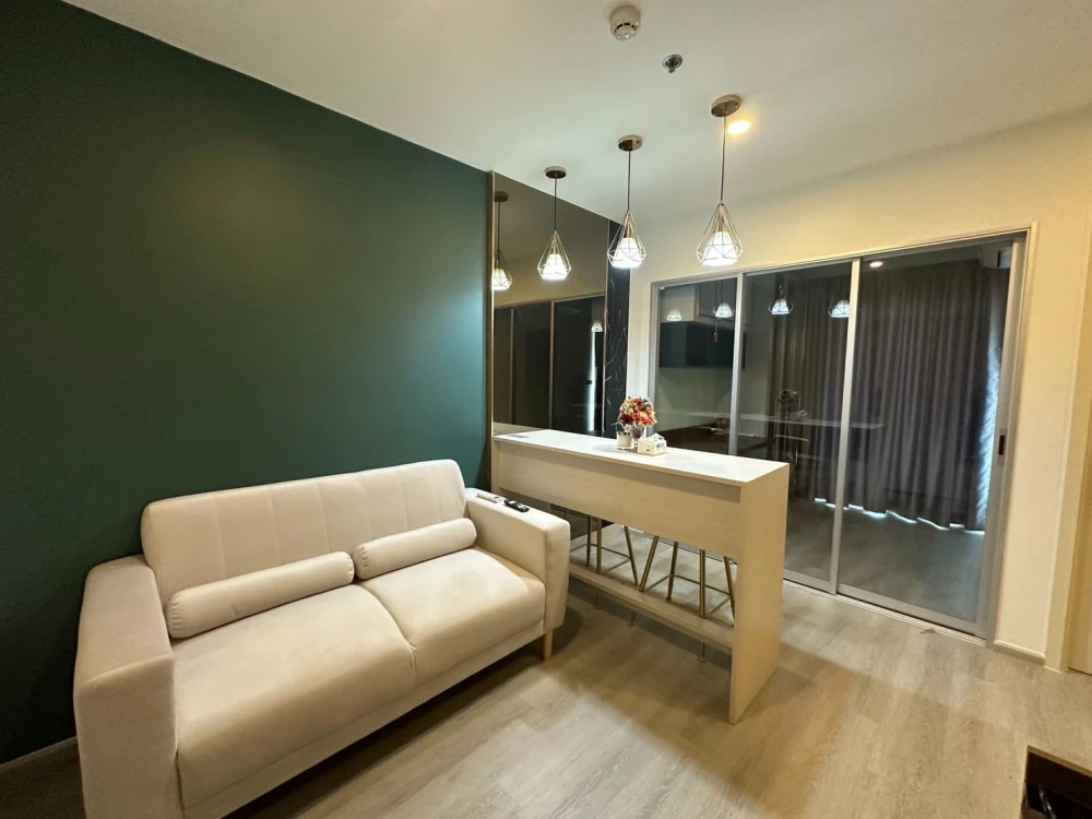 For rent: Elio Sathorn-Wutthakat. A lovely room in a prime location, with coordinated decor and complete amenities. Book now!