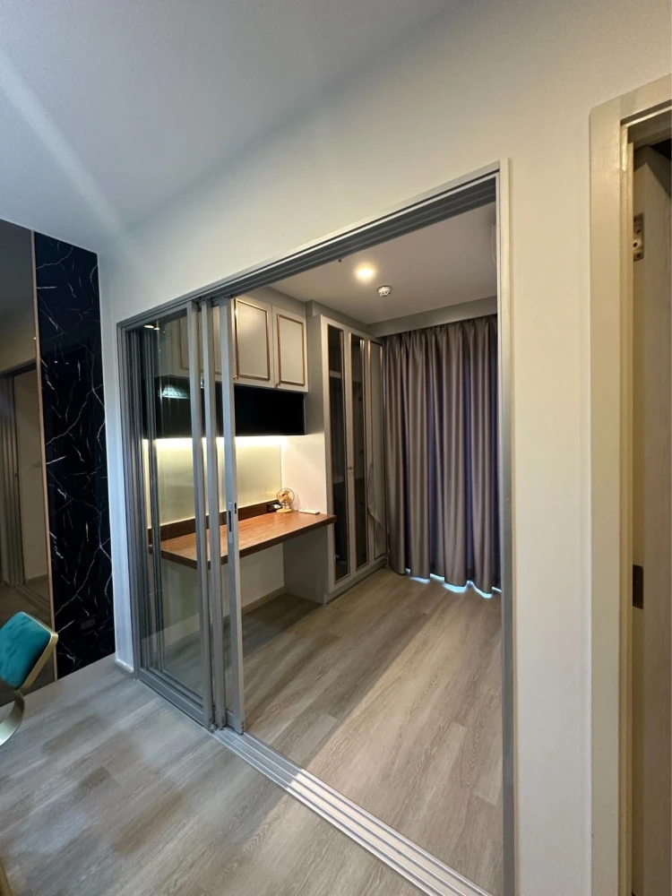 For rent: Elio Sathorn-Wutthakat. A lovely room in a prime location, with coordinated decor and complete amenities. Book now!
