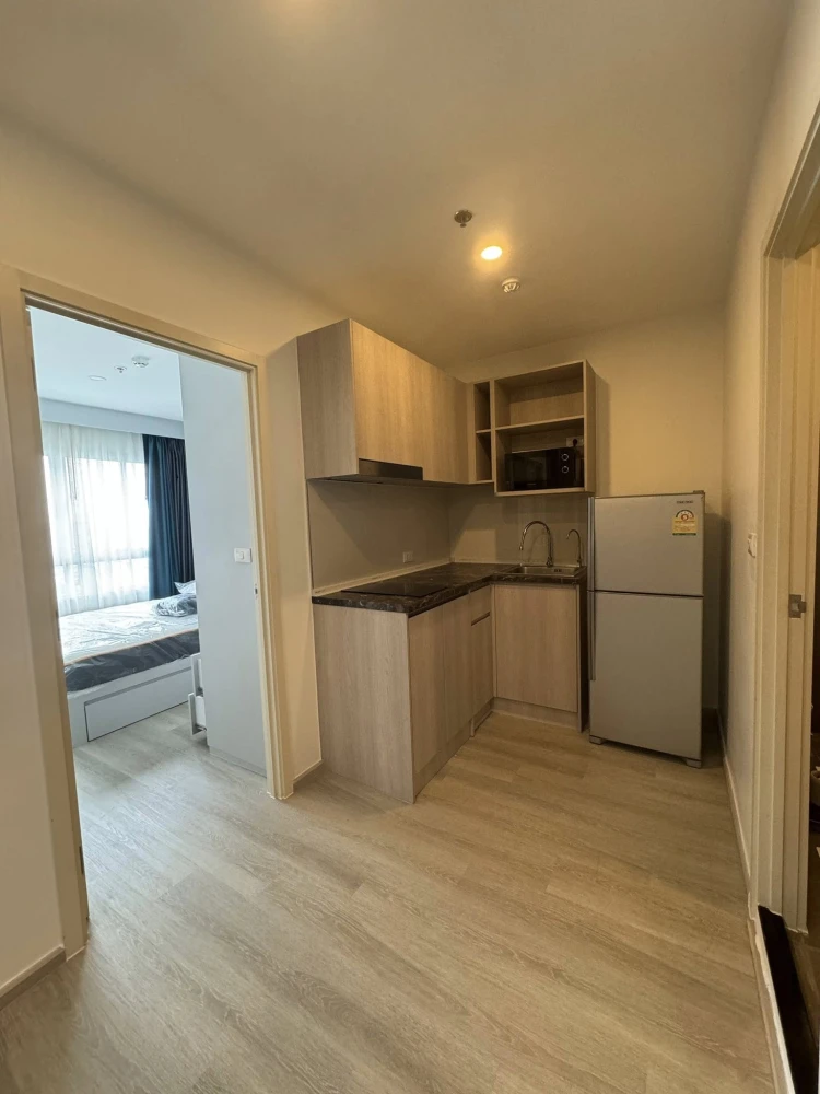 For rent: Elio Sathorn-Wutthakat. A lovely room in a prime location, with coordinated decor and complete amenities. Book now!