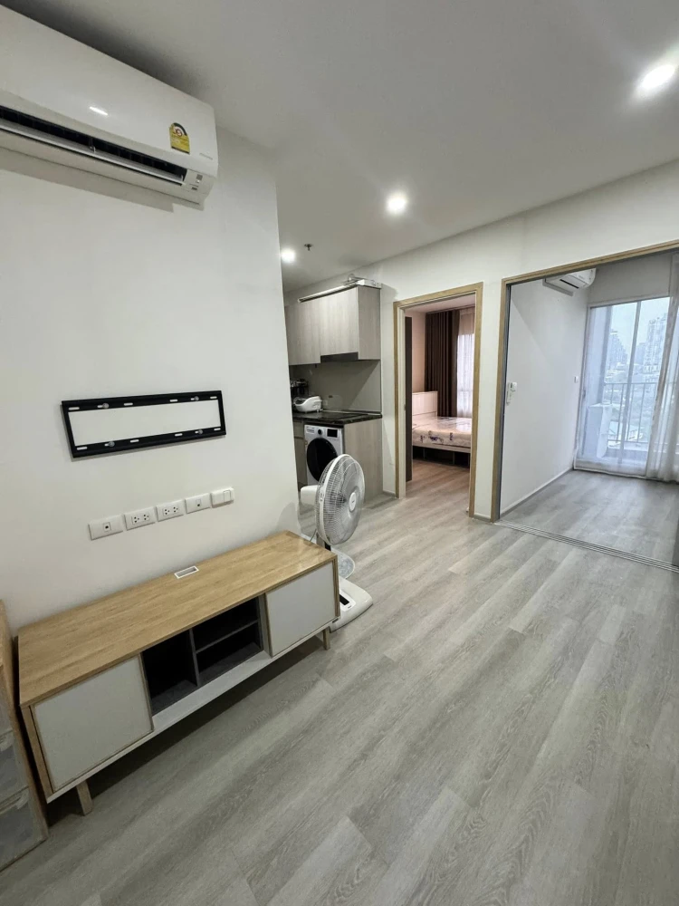 For rent: Elio Sathorn Wutthakat, ready to move in, fully furnished, spacious room, reserve now.