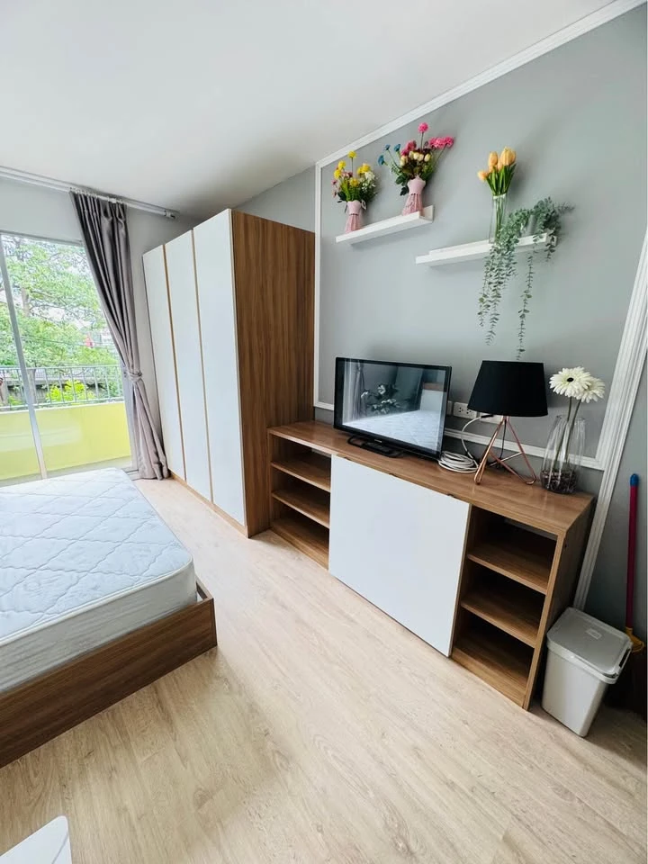 For rent: ELIO Sukhumvit 64, nice room, good location, comes with complete furniture and facilities. Book now.