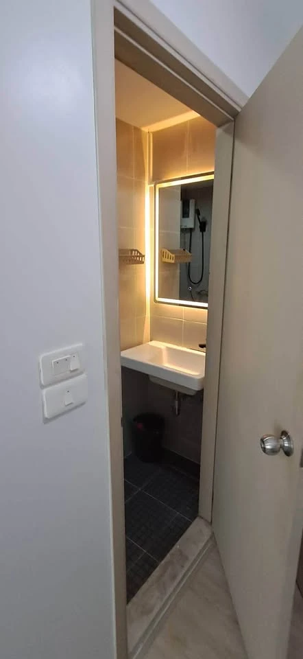 For rent: ELIO Sukhumvit 64, ready to move in, affordable price, just bring your own luggage and move in. Hurry and book now before it's too late.