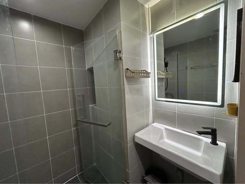 For rent: ELIO Sukhumvit 64, ready to move in, affordable price, just bring your own luggage and move in. Hurry and book now before it's too late.