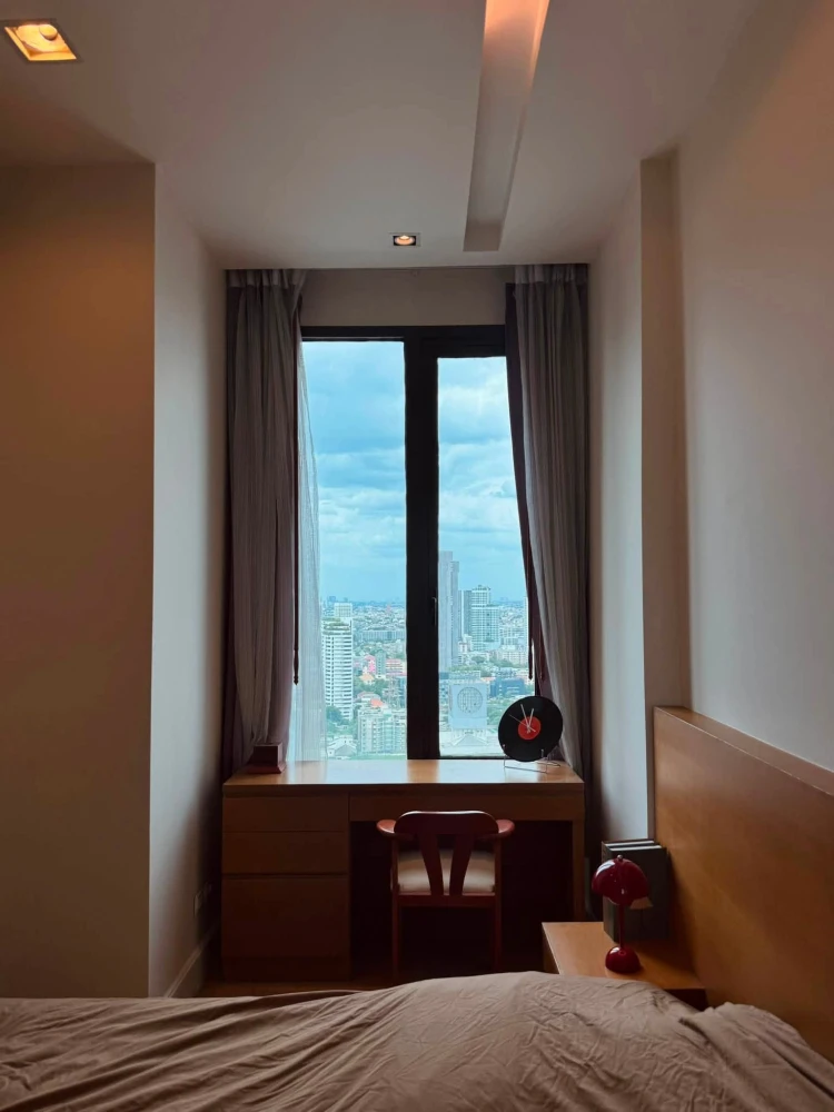 For rent: Equinox Phahol-Vibha, 31st floor, city view, fully furnished, very livable. Book now!