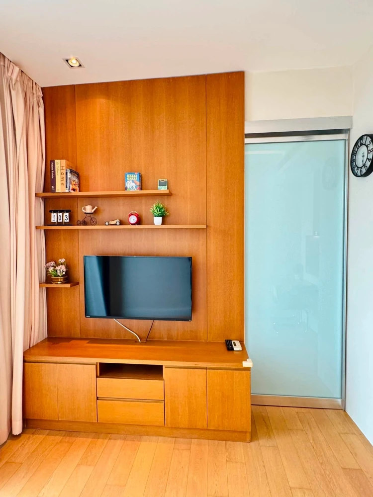 For rent: Equinox Phahol-Vibha, 31st floor, city view, fully furnished, very livable. Book now!