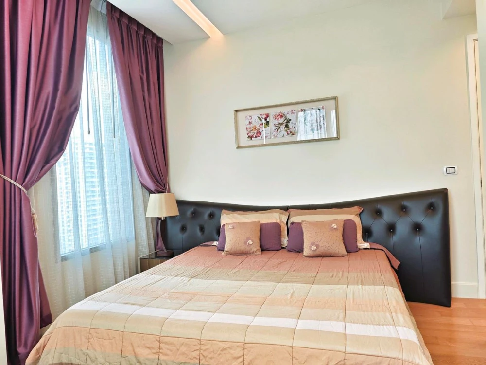 For Rent: Equinox Phahol-Vibha, 34th floor. Fully furnished. Book now if interested.