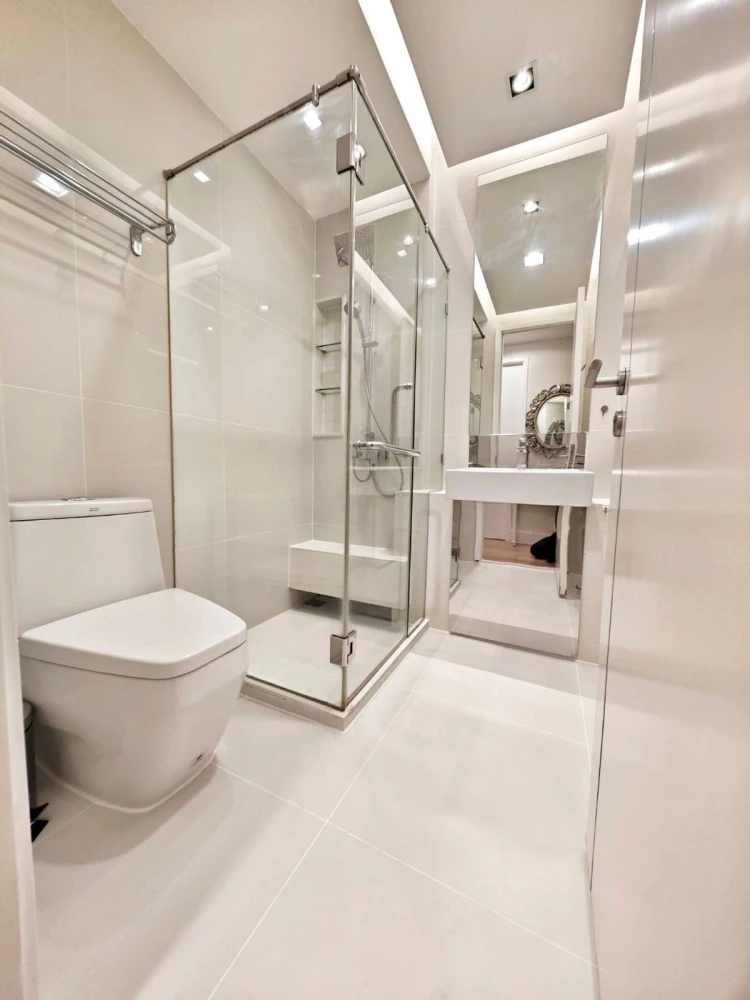 For Rent: Equinox Phahol-Vibha, 34th floor. Fully furnished. Book now if interested.