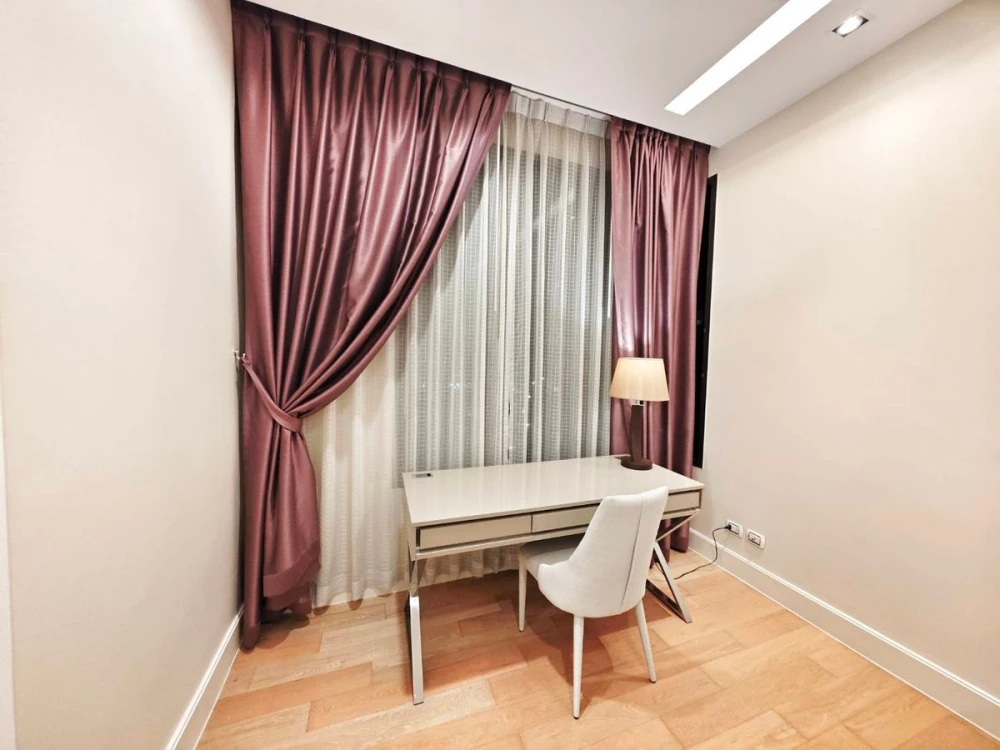 For Rent: Equinox Phahol-Vibha, 34th floor. Fully furnished. Book now if interested.