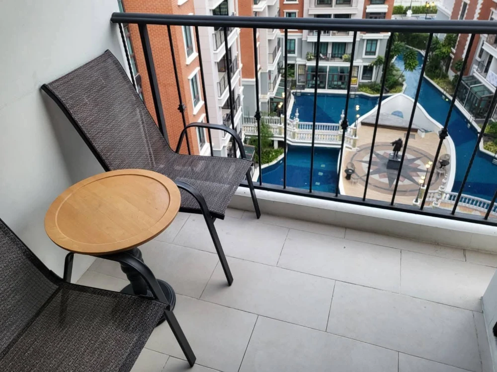 For rent: Espana Condo Resort Pattaya, 1 bedroom, 1 bathroom, fully furnished, swimming pool view, reserve now.