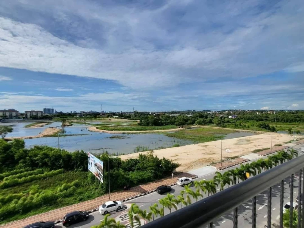 For rent: Espana Condo Resort Pattaya, 1 bedroom, 1 bathroom, fully furnished, beautiful city and sea views. Reserve now!