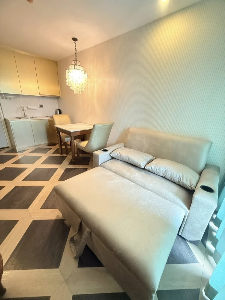 For rent: Espana Condo Resort Pattaya, 1 bedroom, 1 bathroom, beautifully decorated, great location, hurry and book now.