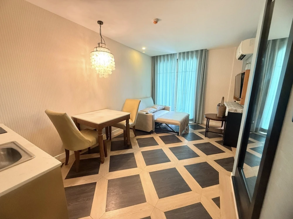 For rent: Espana Condo Resort Pattaya, 1 bedroom, 1 bathroom, beautifully decorated, great location, hurry and book now.
