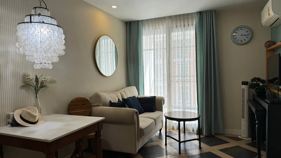 Spacious and comfortable condo for rent at Espana Condo Resort Pattaya. Fully furnished with all amenities. Just bring your suitcase and move in!