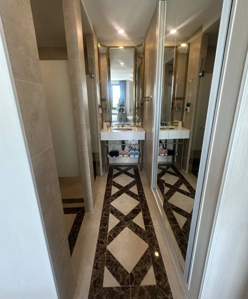 For rent: Espana Condo Resort Pattaya, 6th floor unit, fully furnished, city view, unblocked. Book now!