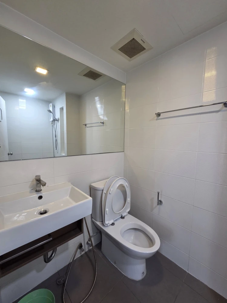 For rent: Esta Bliss, 2 bedrooms, spacious living area, fully furnished. What are you waiting for?
