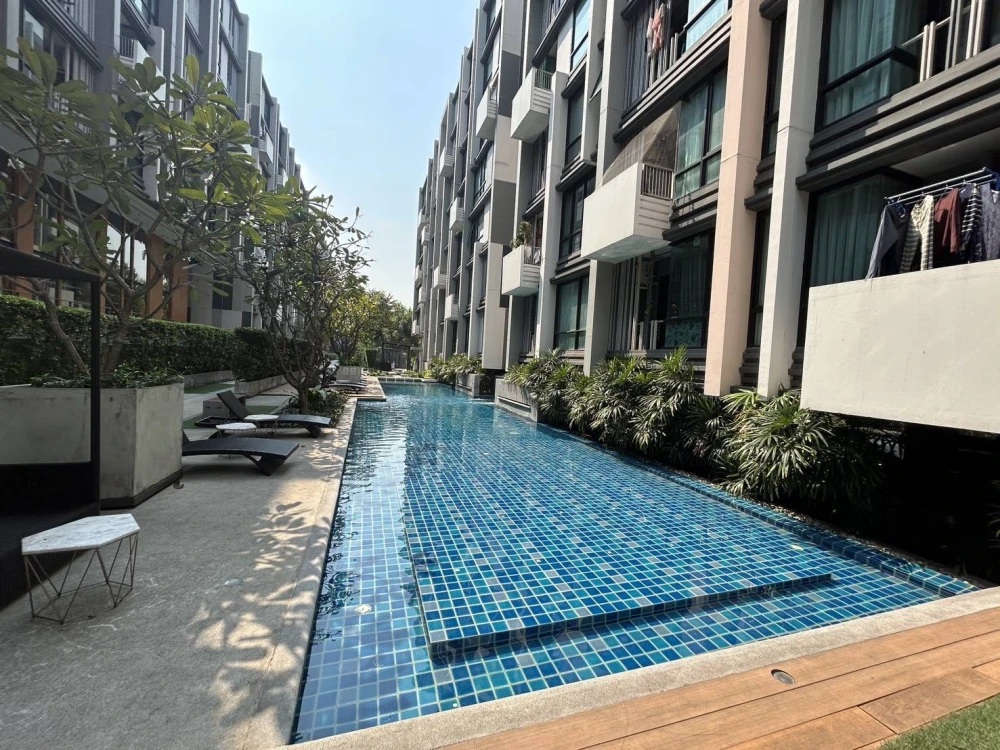 For rent: Esta Bliss, 4th floor, fully furnished. Hurry and reserve now before it's gone. Hurry!
