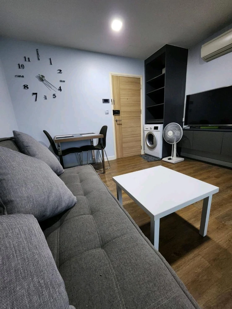 For rent: Esta Bliss, 6th floor, partitioned room, fully furnished. Interested? Hurry and reserve now. Don't wait.