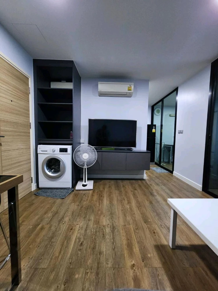 For rent: Esta Bliss, 6th floor, partitioned room, fully furnished. Interested? Hurry and reserve now. Don't wait.