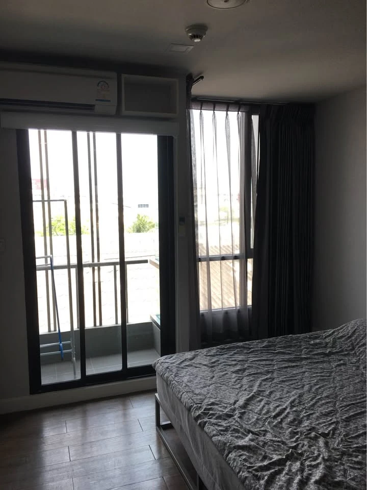 For rent: Esta Bliss Studio, 24 sq m., 180-degree city view, no buildings blocking the view, no noise, very worth booking.