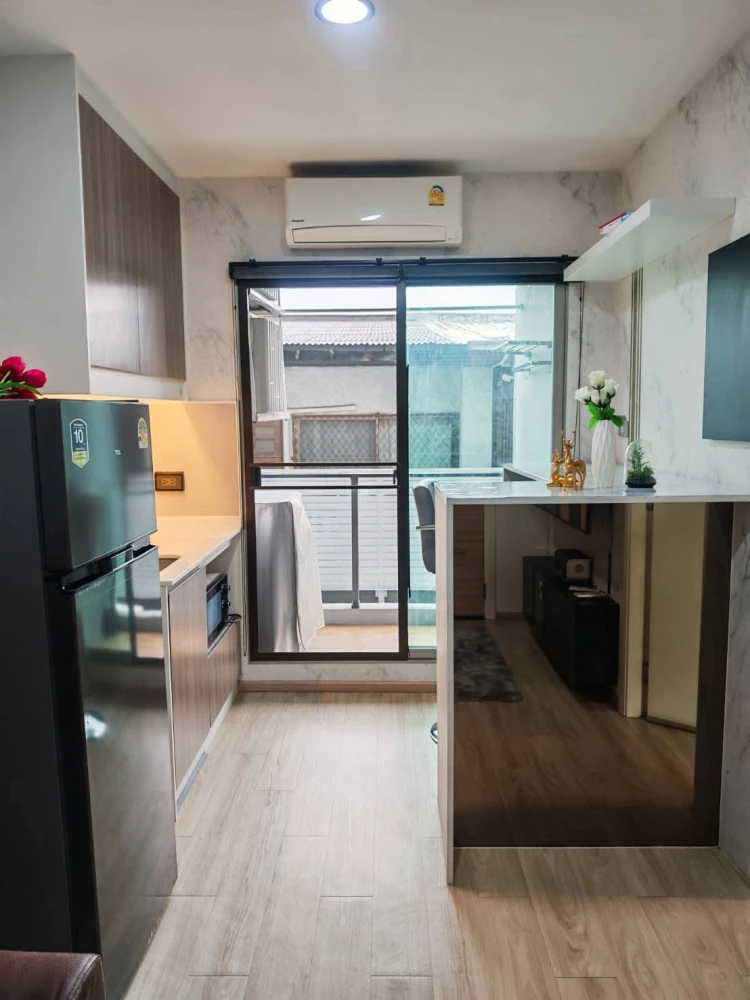 ให้เช่า Feel condo ลาดพร้าว 33 *บิ้วอิน-Built-in ทั้งห้อง *กระเป๋าใบเดียวเข้าอยู่ได้เลย ชั้น​ 2 (อยู่สบายหรูหรา เงียบสงบ) มาก่อนได้ก่อนห้องไปเร็วมาก