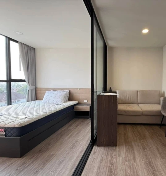 For Rent: FLEXI Sathon - Charoen Nakhon, 5th Floor. Lovely, fully furnished unit—book now! Act fast.