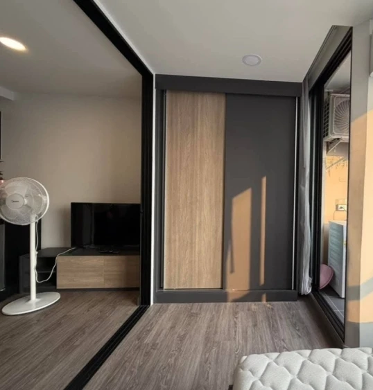 For Rent: FLEXI Sathon - Charoen Nakhon, 5th Floor. Lovely, fully furnished unit—book now! Act fast.
