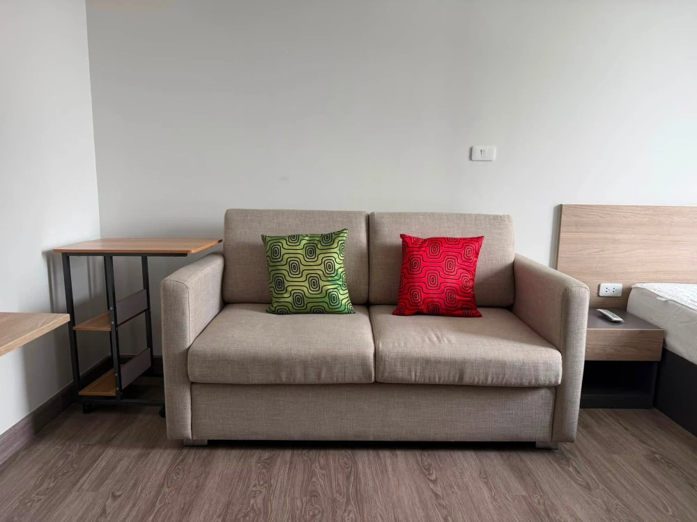 For rent: FLEXI Sathon - Charoen Nakhon, 8th floor, ICONSIAM view. Fully furnished with appliances. Don't miss out!