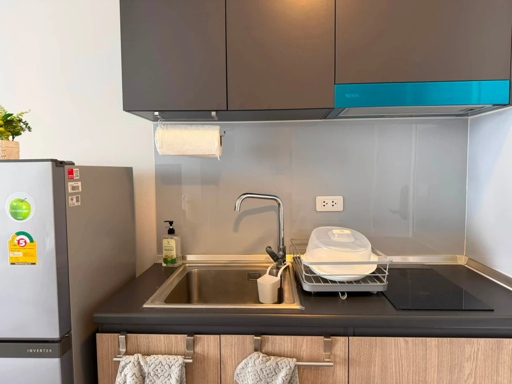 For rent: FLEXI Sathon - Charoen Nakhon, 8th floor, ICONSIAM view. Fully furnished with appliances. Don't miss out!