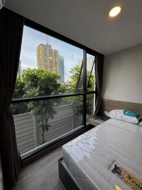 ให้เช่า FLEXI Sathon - Charoen Nakhon ห้องกว้างอยู่สบาย เฟอร์ครบ จองเลย