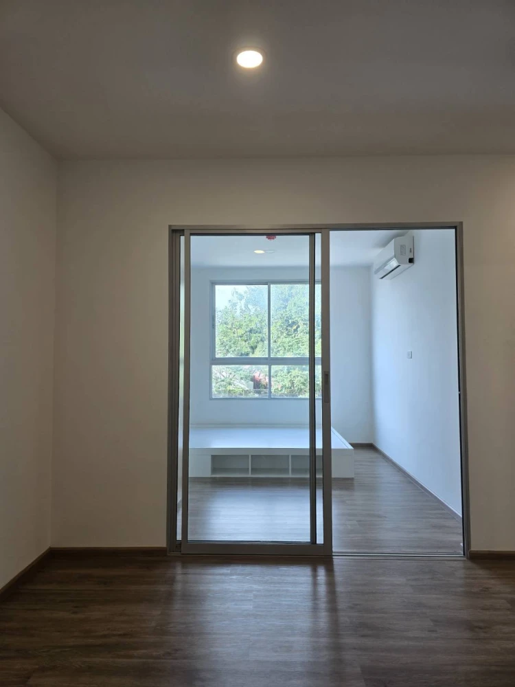 Flexi Taopoon-Interchange condo for rent. Nice unit, low floor, well-divided rooms. Book now for a rare, great price!