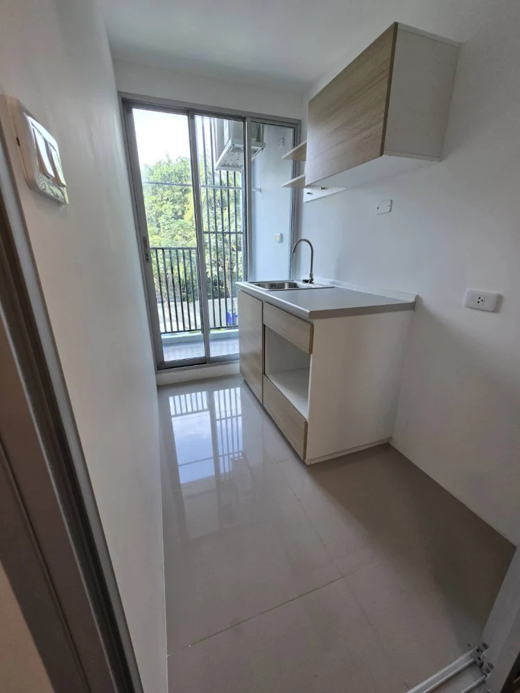 Flexi Taopoon-Interchange condo for rent. Nice unit, low floor, well-divided rooms. Book now for a rare, great price!