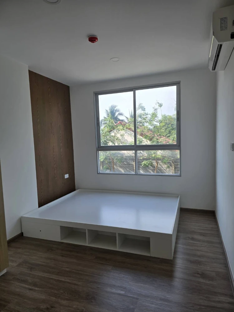 Flexi Taopoon-Interchange condo for rent. Nice unit, low floor, well-divided rooms. Book now for a rare, great price!