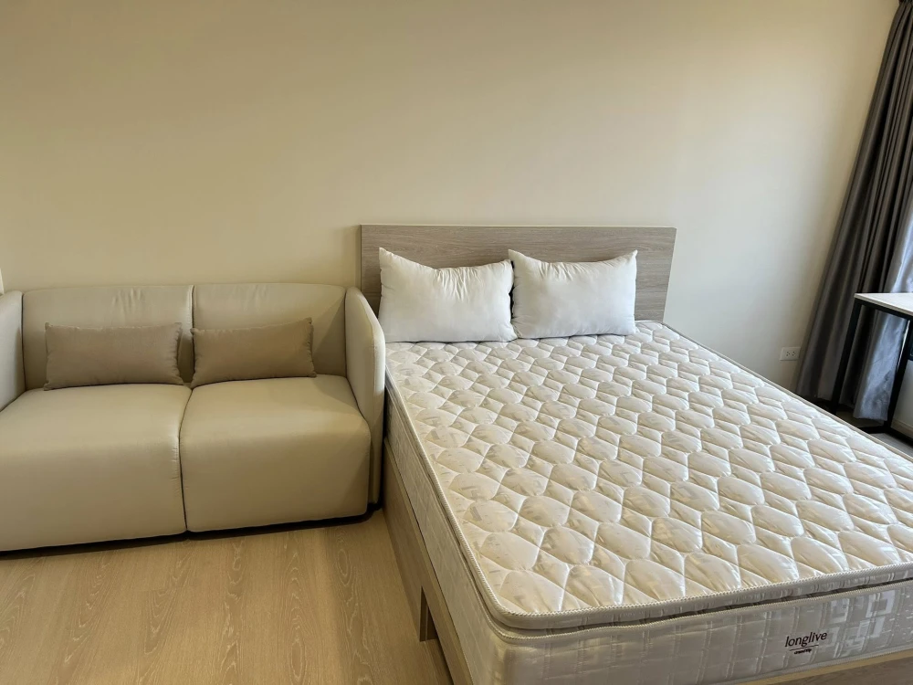 For rent: FLO by Sansiri, 1 bedroom, 1 bathroom, 7th floor, fully furnished, just bring your bags and move in!