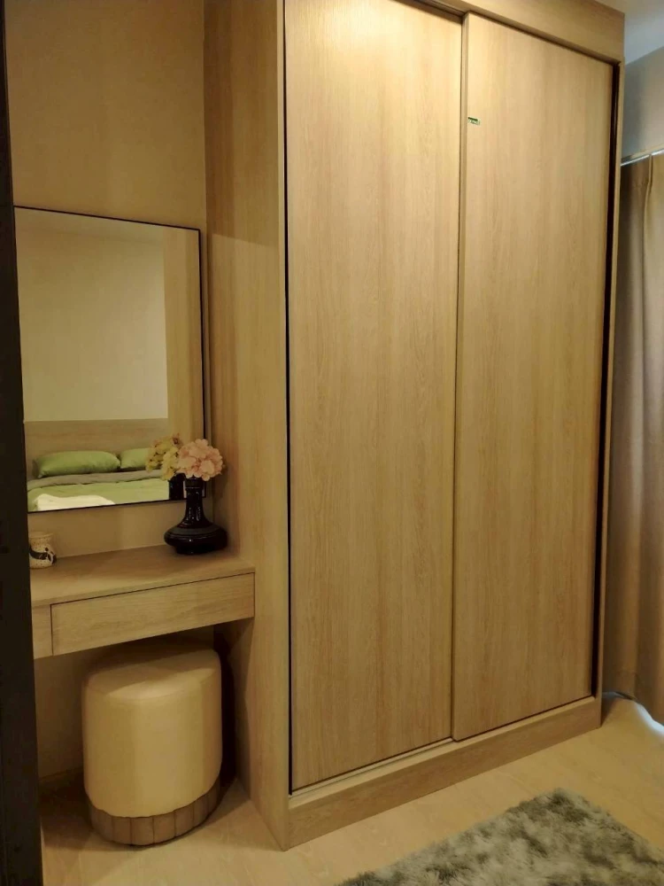 For rent: FLO By Sansiri, fully furnished 37 sq.m. unit with ample living space. Don't miss out!