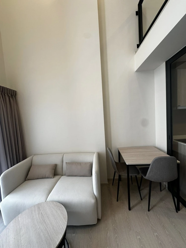 For rent: FLO by Sansiri, high floor unit, spacious and fully furnished. Book now!