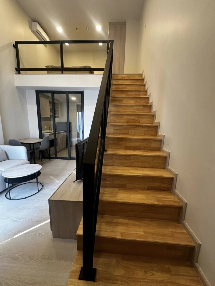For rent: FLO by Sansiri, high floor unit, spacious and fully furnished. Book now!