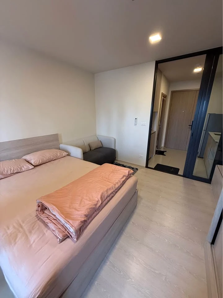 FLO by Sansiri condo for rent, fully furnished and equipped with appliances. Just bring your belongings and move in!