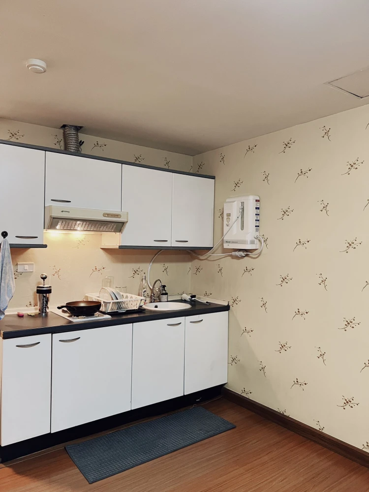For rent: Flora ville Studio room, 50 sq m., very large room, just bring your belongings and move in.