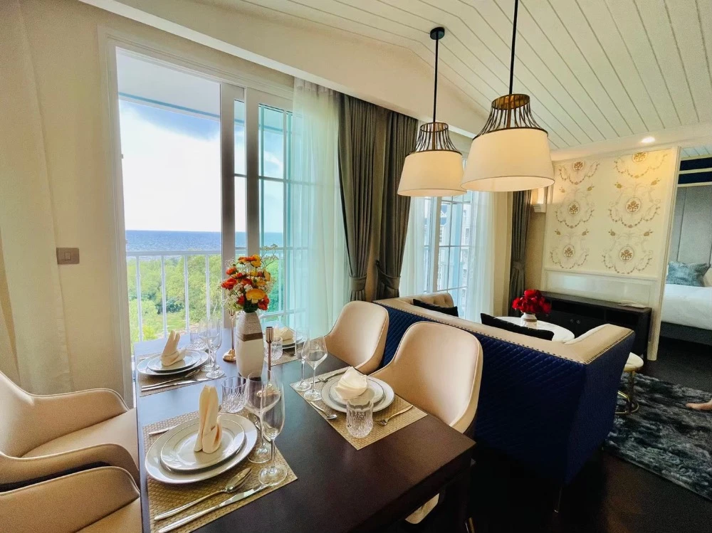 For rent: Florida Beachfront Condo Resort Pattaya, 2 bedrooms, beautiful room, fully furnished, nice to live in, book now, urgently.