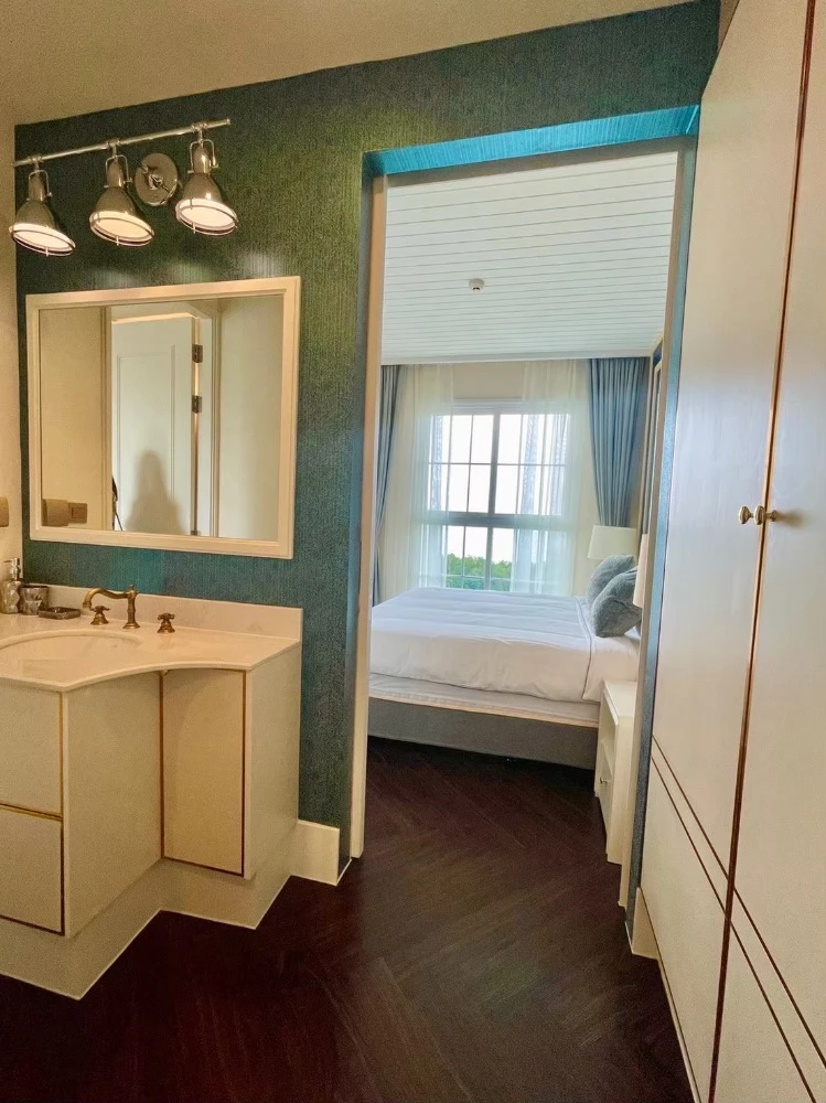 For rent: Florida Beachfront Condo Resort Pattaya, 2 bedrooms, beautiful room, fully furnished, nice to live in, book now, urgently.