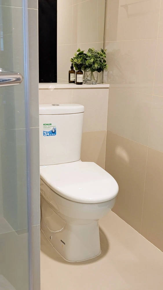 For rent: Focus @ Ploenchit. Beautiful room, furnished with high-quality furniture. Book now!