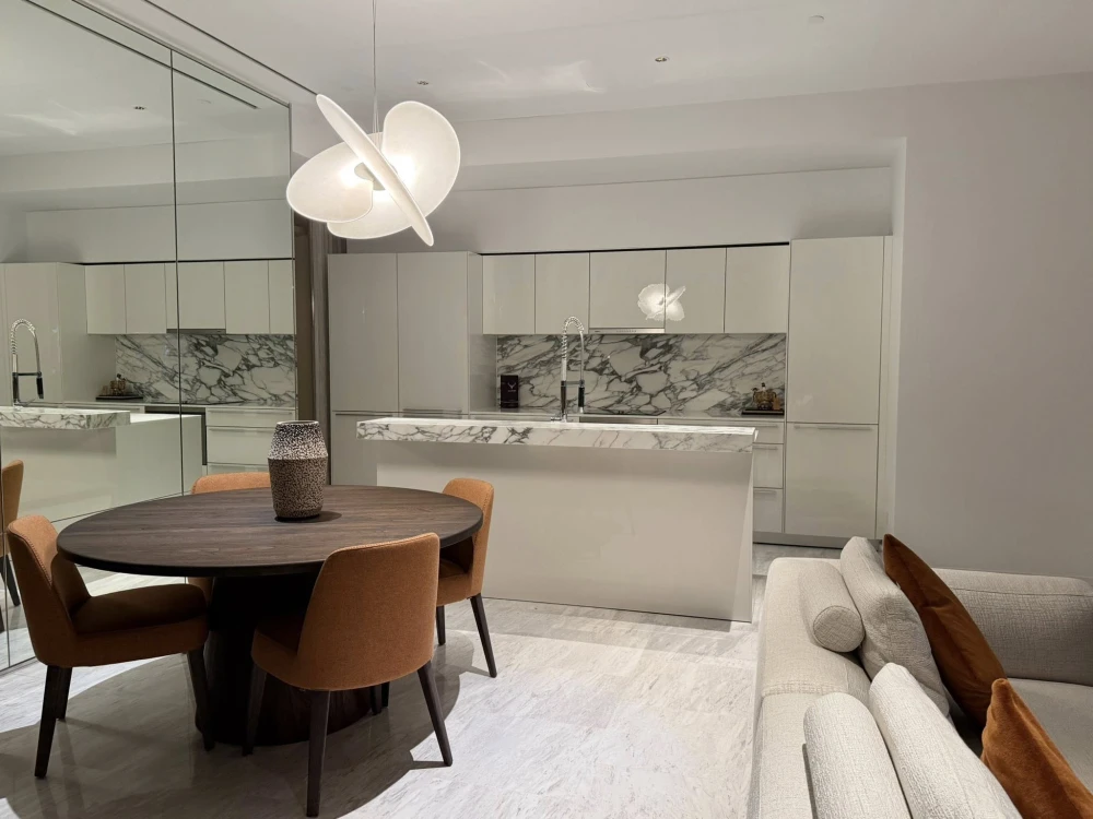 Four Seasons Private Residences for rent. This property offers elegance, privacy, and unparalleled river views. Book now!