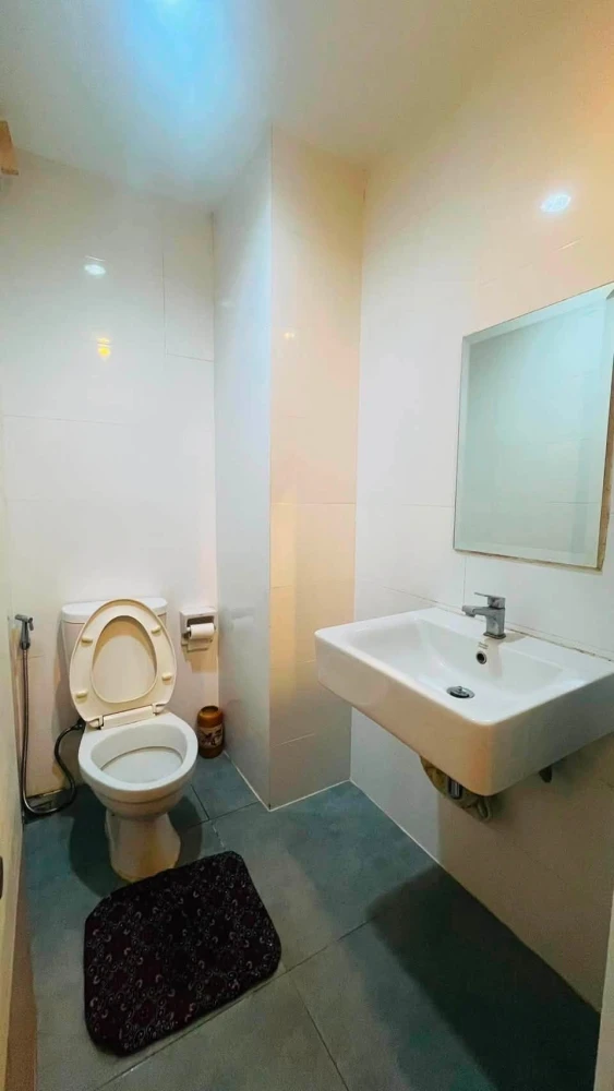 Fresh condo for rent, 3rd floor. Fully furnished with appliances. Just bring your bags and move in!