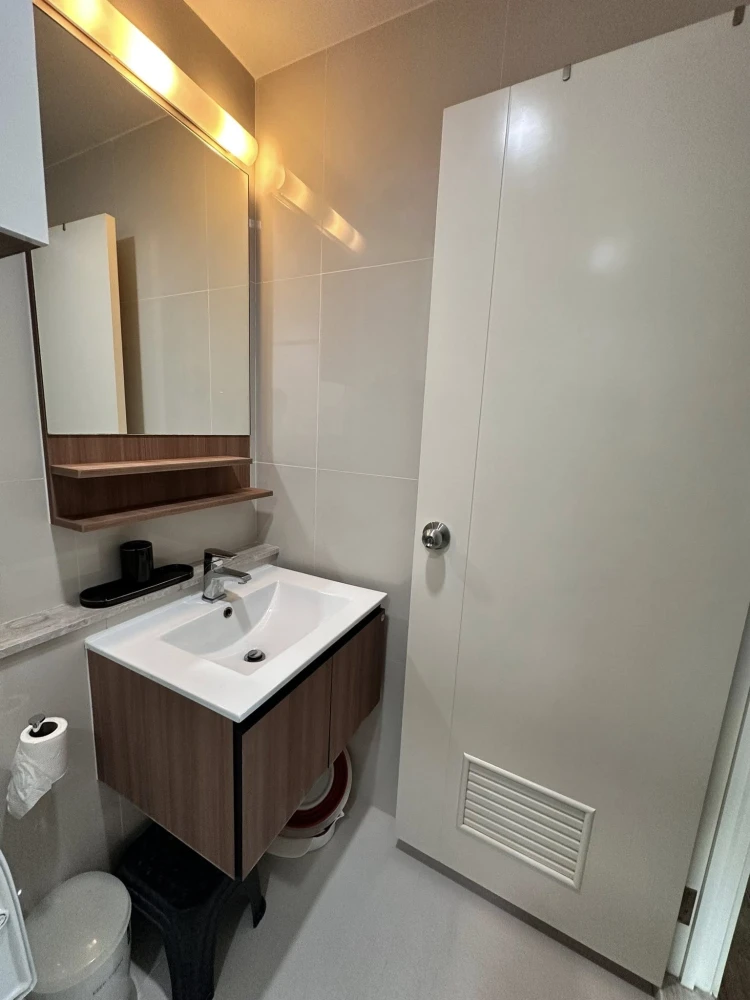 Condo for rent: Fuse Chan Sathorn, large room, city center, convenient transportation, ready to move in.